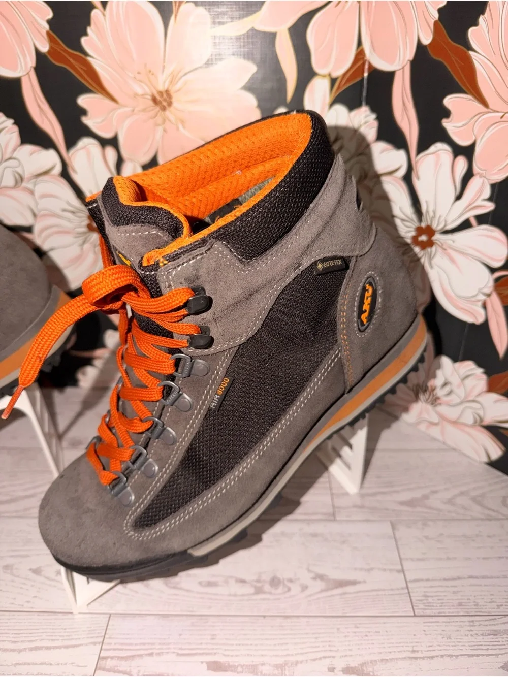 AKU Slope Micro GTX Gore-Tex Vibram Hiking Boots M6 W7.5